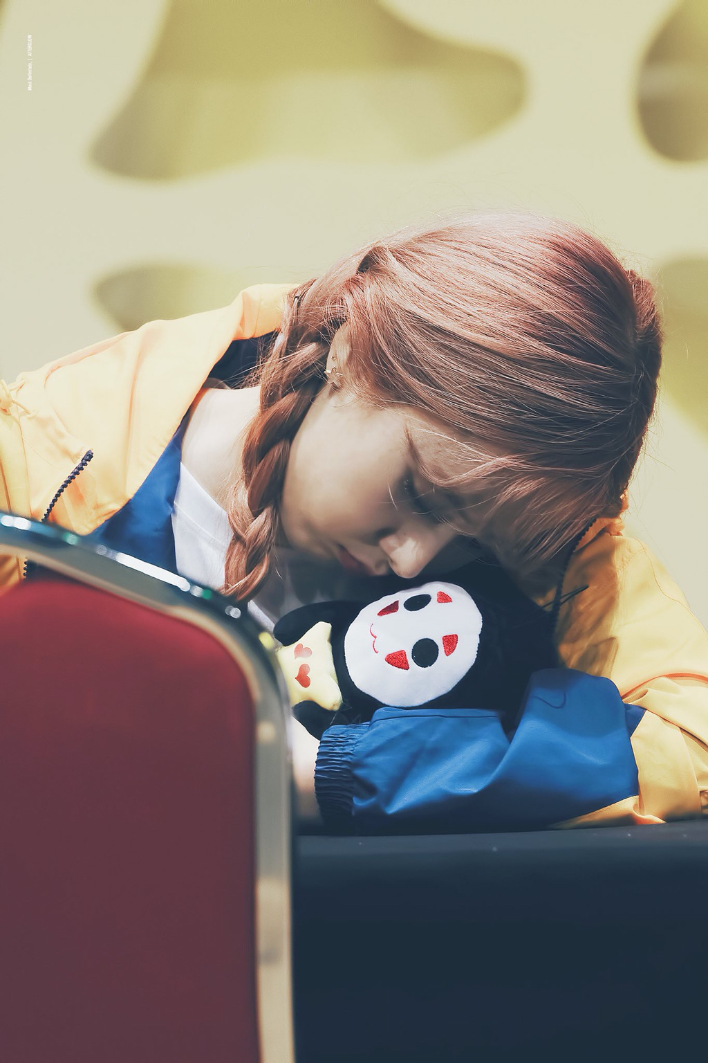 [여자친구] 통장이 텅장이 되어가고 있어서 신비 | 인스티즈