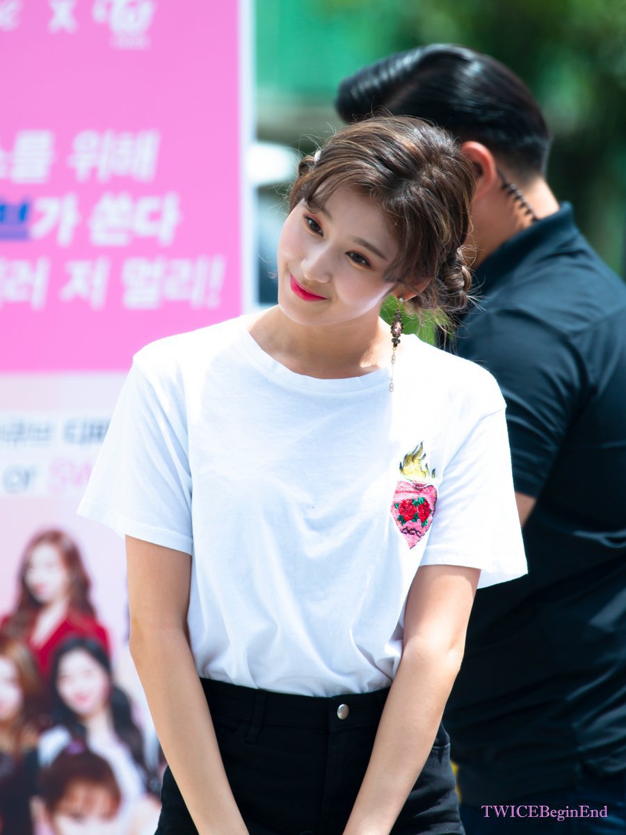 상큼한 트와이스 사나.jpg | 인스티즈