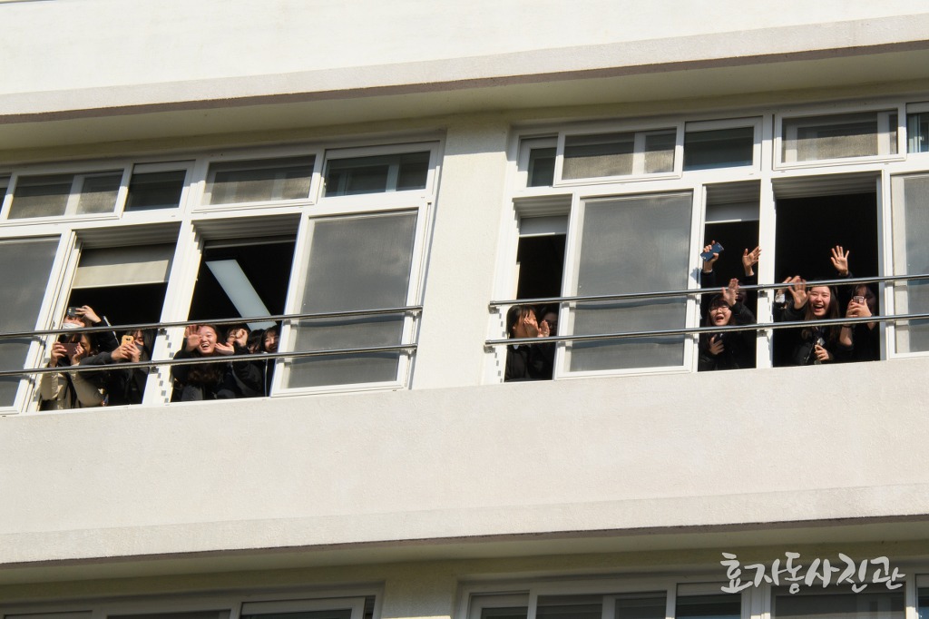 [효자동사진관] 문재인 대통령 포항여고 방문 사진(엄청 시끄럽긔) | 인스티즈