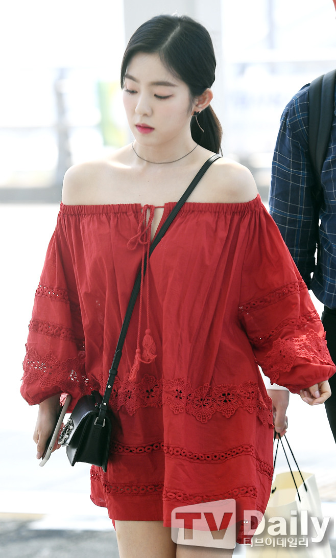 아이린 어깨노출 | 인스티즈