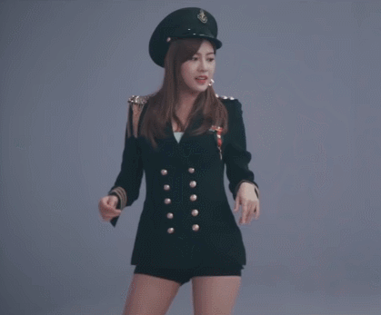 제복 입은 5하영이.gif | 인스티즈