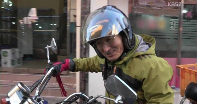 통닭이 먹고싶다는 딸을위해 직접 사러나온 아빠...jpg | 인스티즈