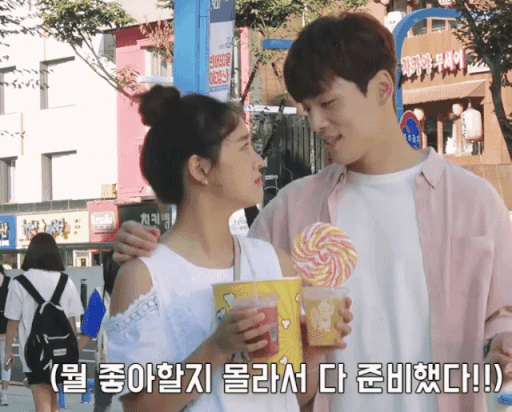 [학교2017] 뽀뽀신 구도별로 찍느라 7번이나 볼뽀뽀한 김세정 김정현.jpgif | 인스티즈