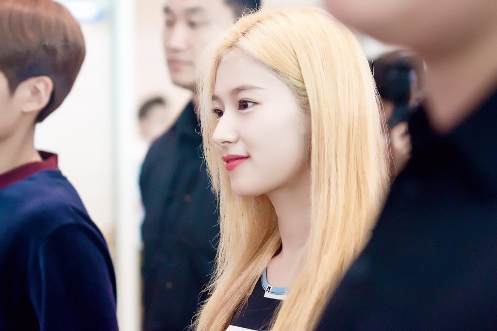 사나는 예쁘다.jpgif | 인스티즈
