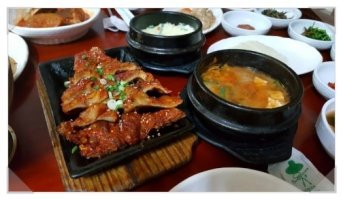 상어식당 이미지
