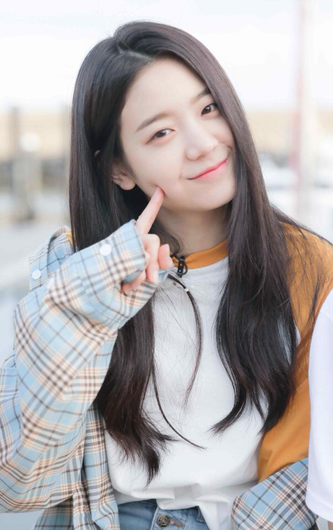프듀48 지하철 광고판에 포스트잇으루 감사인사를 전한 프로미스 나인 장규리 | 인스티즈