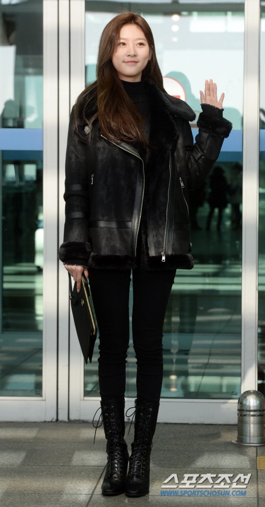 오늘자 김새론 | 인스티즈