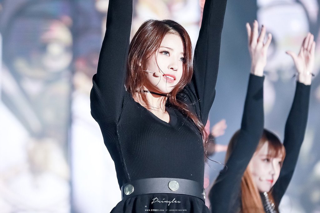 팬들에게 아직도 최고로 뽑히는 4년전 러블리즈 미주의 무대.jpgif | 인스티즈