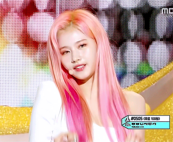 여전히 사람홀리는 사나의 눈빛ㄷㄷㄷ.gif | 인스티즈